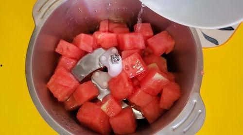 吃瓜补钾吗,吃瓜也能补钾？揭秘日常饮食中的钾元素来源