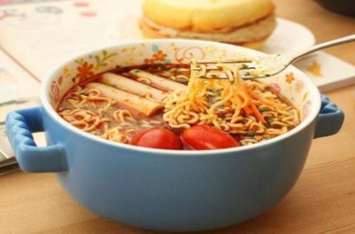 带你吃瓜高端吃泡面,带你领略高端泡面美食之旅