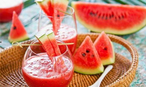 吃瓜在户外,夏日炎炎里的清凉小确幸