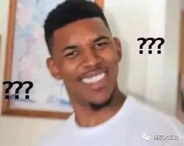 有人拿瓜给我吃,共享美好时刻的温馨瞬间