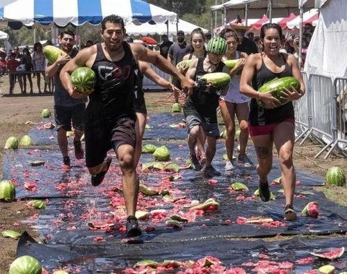 外国吃瓜看热闹,外国看热闹的众生相