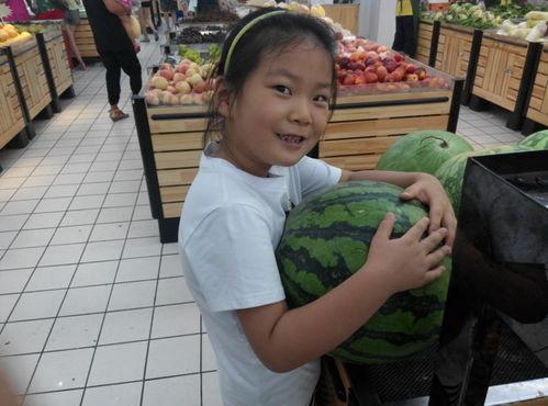 平遥女孩吃瓜,揭秘网络热点的背后故事