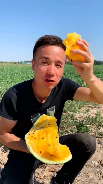 吃瓜的样子害羞,揭秘吃瓜时的那份娇羞之美