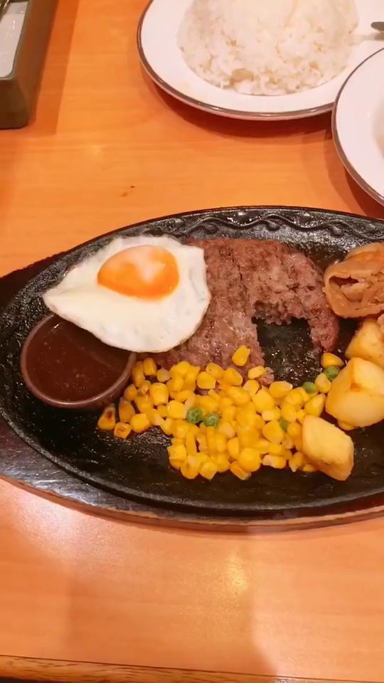 打工的时候吃瓜,瓜田里的欢乐时光